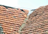 Pomozte_opravit_střechu_pro_koně